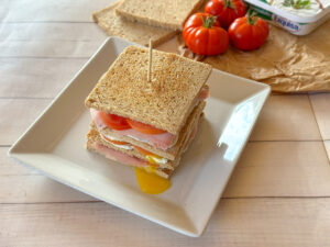 Club sandwich con formaggio fresco spalmabile Exquisa Erbe Aromatiche